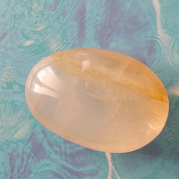 Quartz Palm Stone With Golden Healer - Picture 3 of 6
